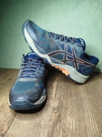 Asics Sneakers Bleues Running Shoes usato