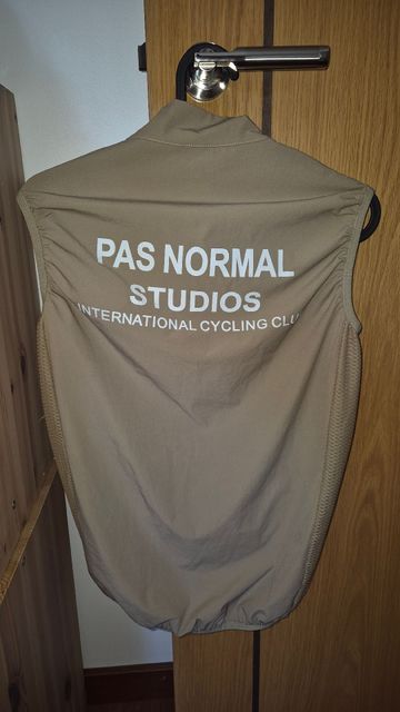 Pas Normal Studios Mechanism vest bike d'occasion — image 3 sur 5