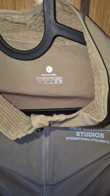 Pas Normal Studios Mechanism vest bike d'occasion — image 4 sur 5