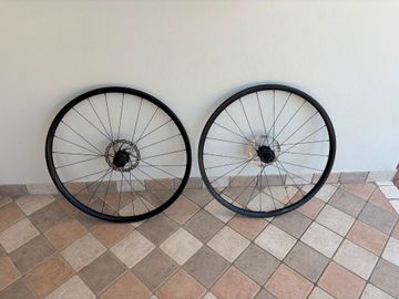 Used Giant PX2 Wheels 2024 bike — image 2 of 4