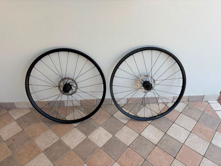 Used Giant PX2 Wheels 2024 bike — image 2 of 4