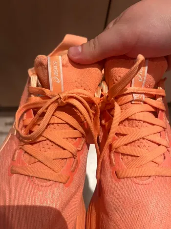 Used Asics Running Shoes bike — image 2 of 4