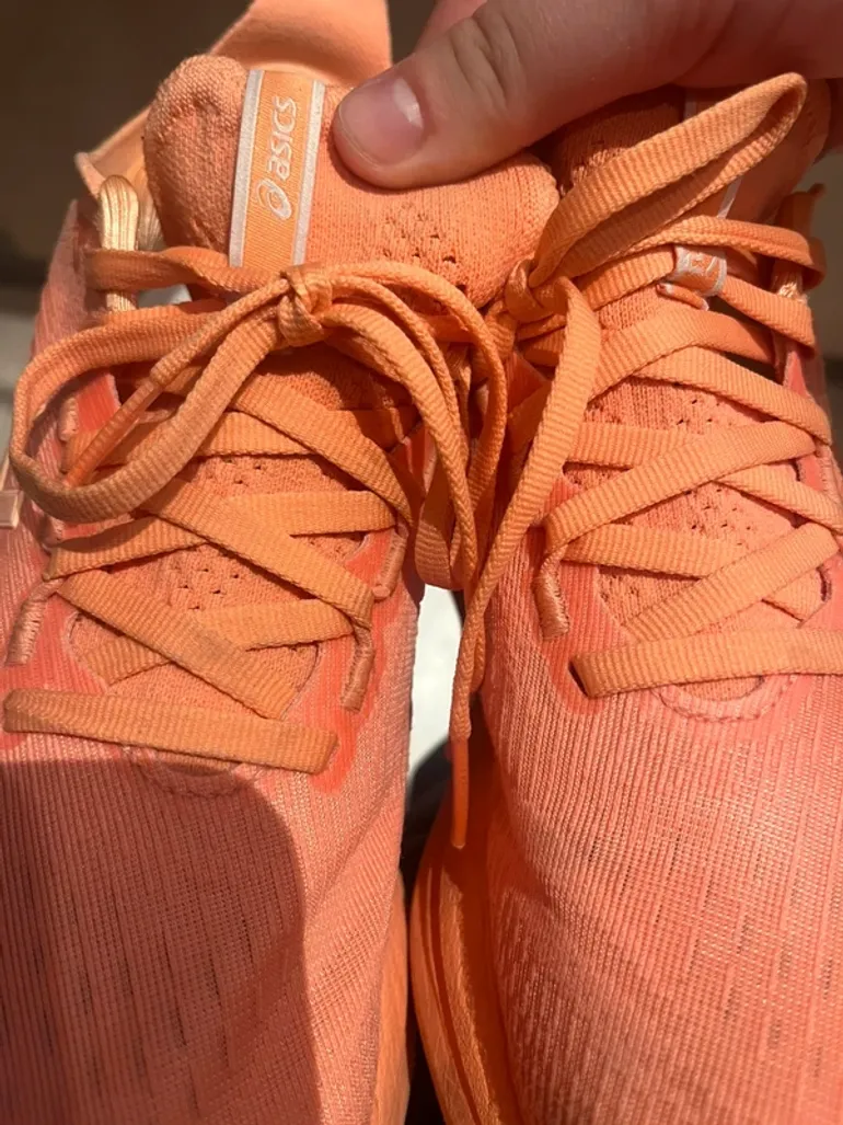 Used Asics Running Shoes bike — image 4 of 4