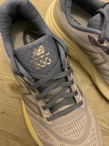 Tweedehands New Balance Fresh Foam 889 bike — afbeelding 2 van 5