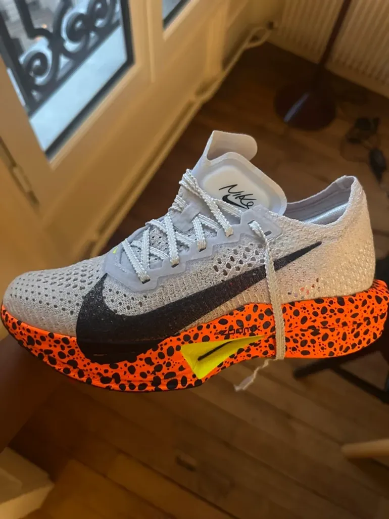 Used Nike Vaporfly 3 bike — image 2 of 3