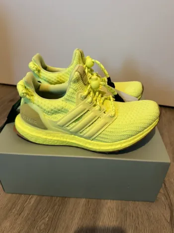 Used Continental Ultra Boost x Ivy Park bike — image 5 of 11