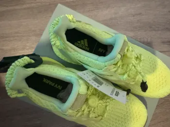 Used Continental Ultra Boost x Ivy Park bike — image 9 of 11