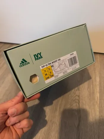 Used Continental Ultra Boost x Ivy Park bike — image 11 of 11