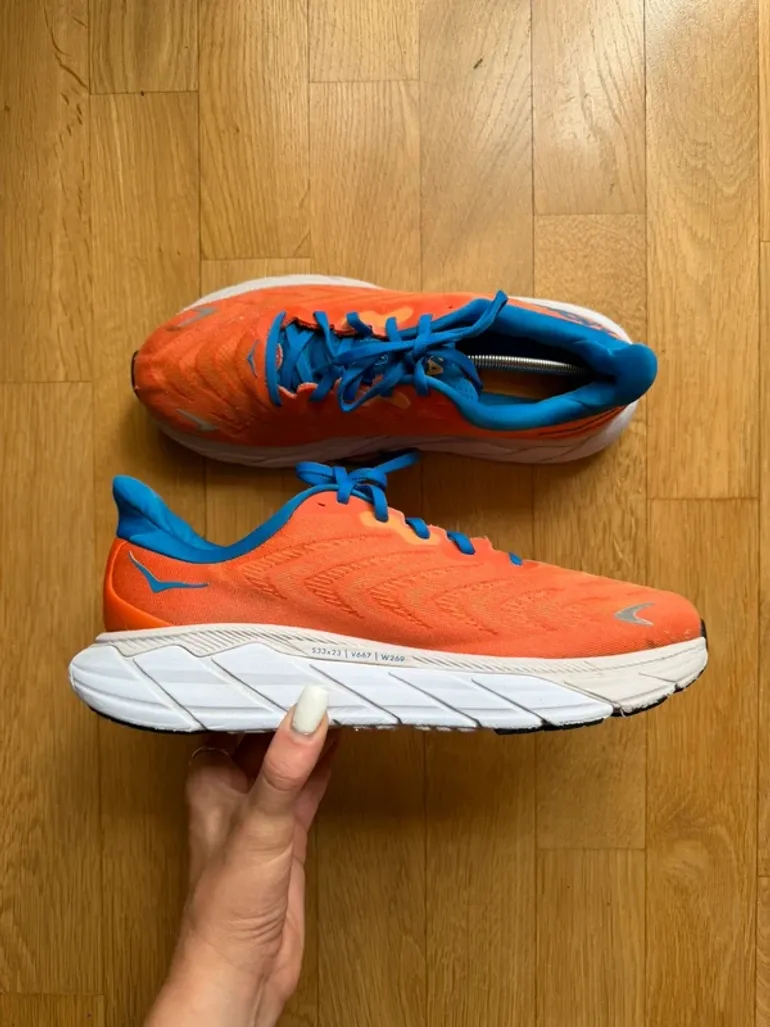 Used Hoka Arahi 6 bike — image 3 of 13