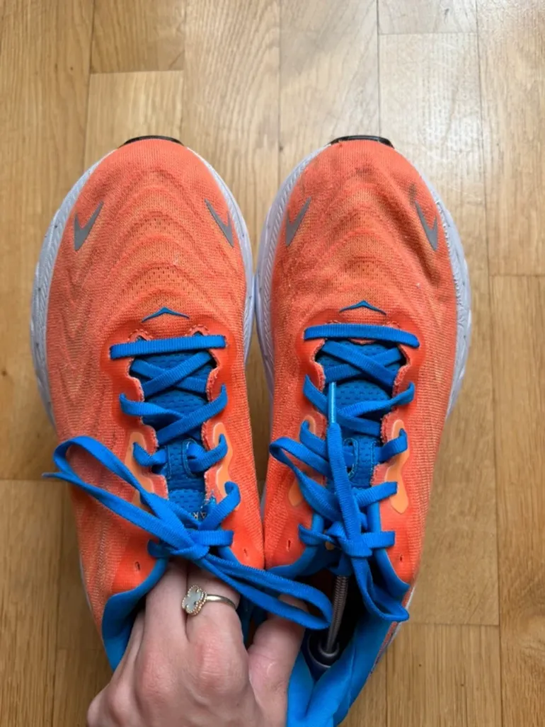 Used Hoka Arahi 6 bike — image 4 of 13