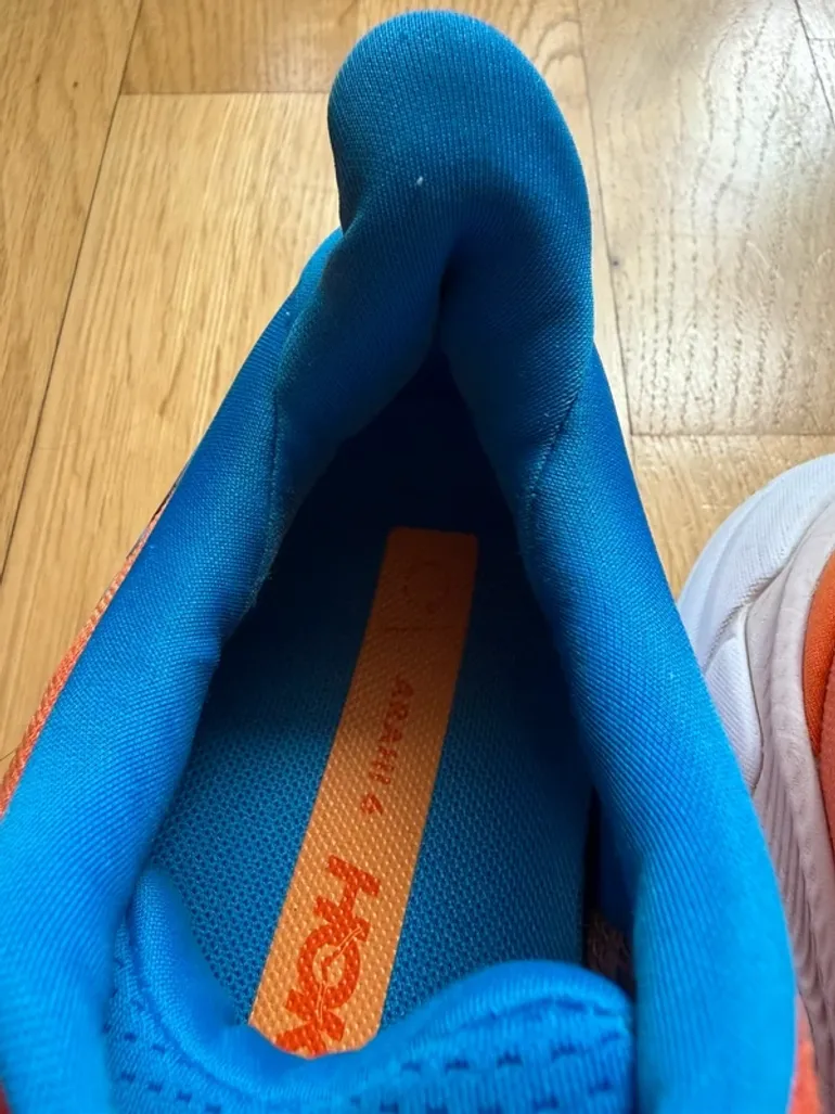 Used Hoka Arahi 6 bike — image 12 of 13