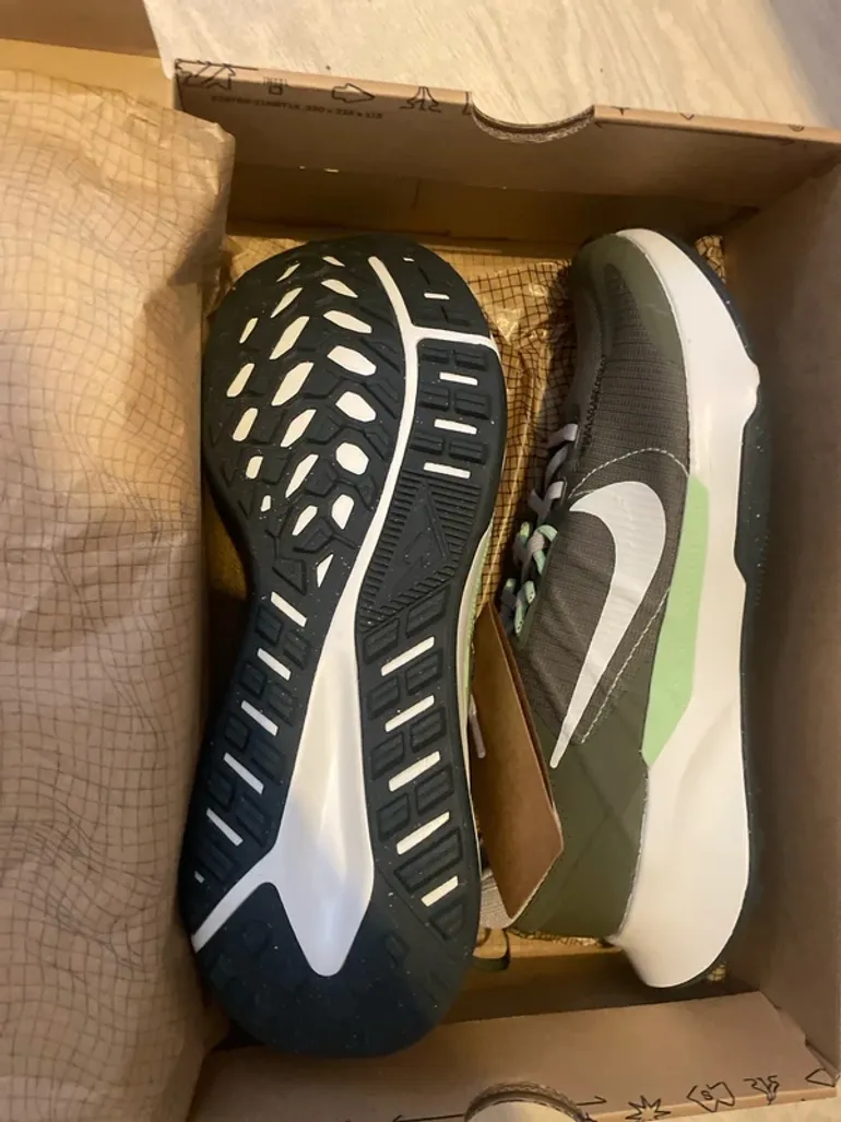 Nike Running Shoes bike d'occasion — image 5 sur 9