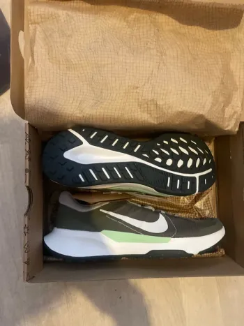 Nike Running Shoes bike d'occasion — image 6 sur 9