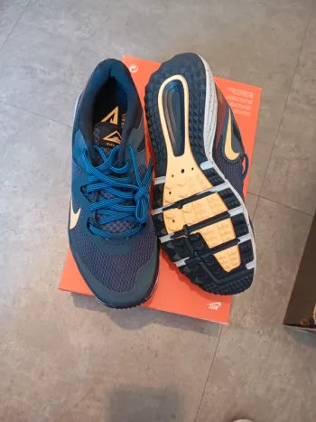 Tweedehands Nike Juniper Trail bike — afbeelding 2 van 9