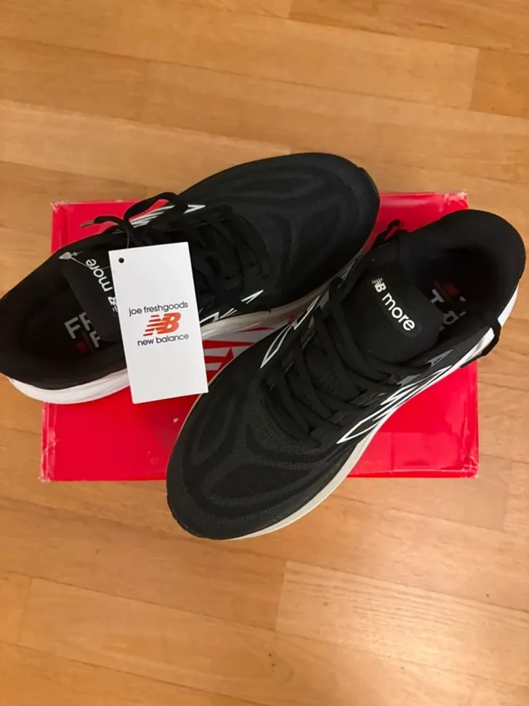Used New Balance Fresh Foam X More V6 bike — image 4 of 5