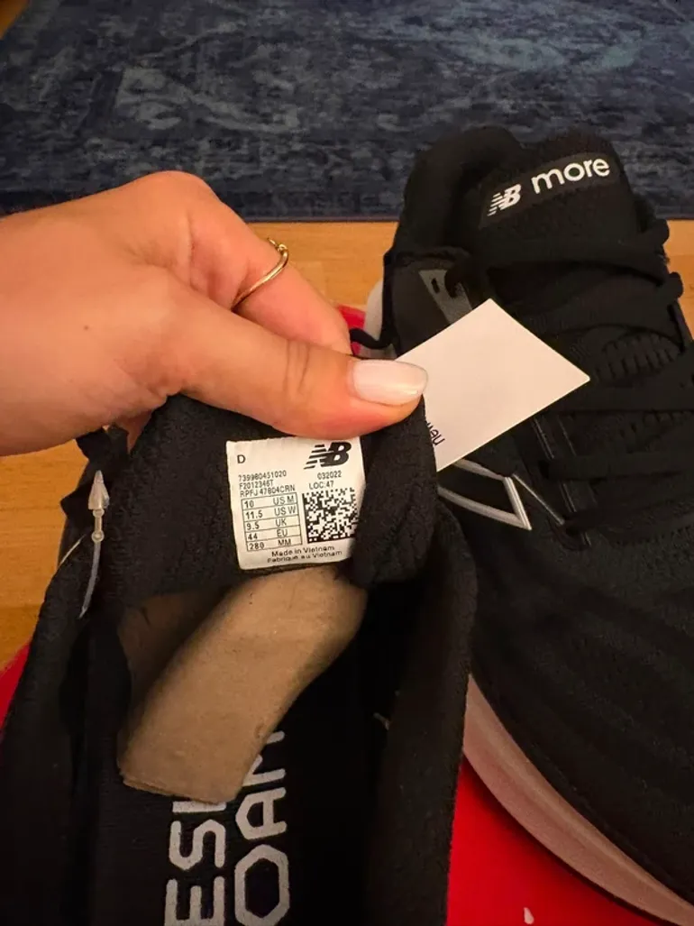 Used New Balance Fresh Foam X More V6 bike — image 2 of 5