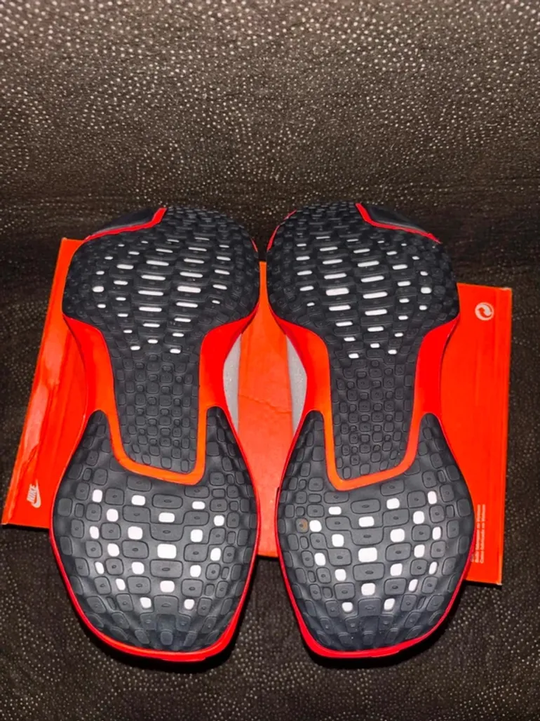 Used 100% ZoomX Invincible Run Flyknit 3 bike — image 14 of 15