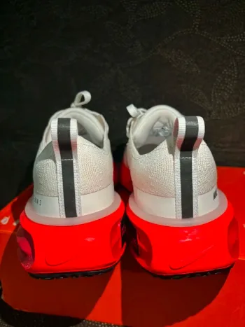 Used 100% ZoomX Invincible Run Flyknit 3 bike — image 8 of 15