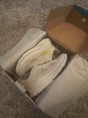 Used Hoka Challenger 8 Running Shoes