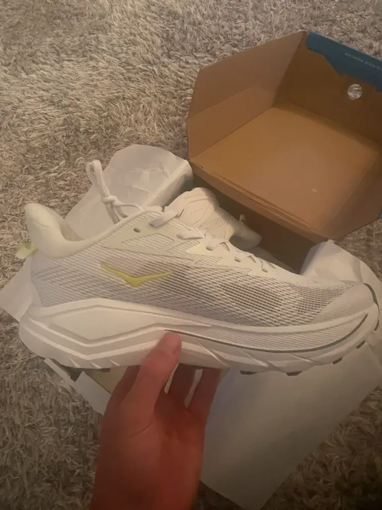 Used Hoka Challenger 8 bike — image 3 of 8
