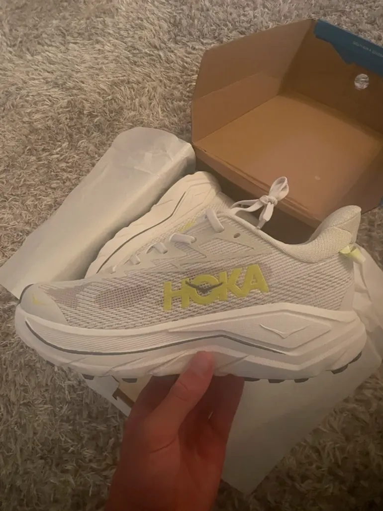 Used Hoka Challenger 8 bike — image 2 of 8