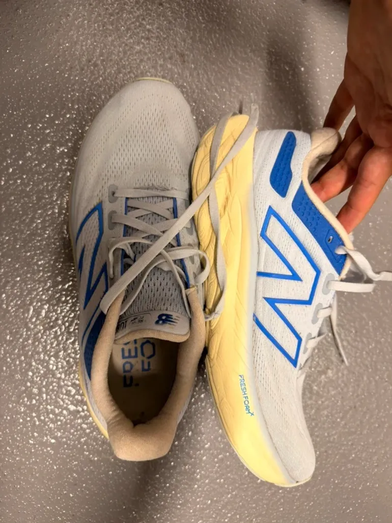 Used New Balance 1080 V13 bike — image 5 of 6