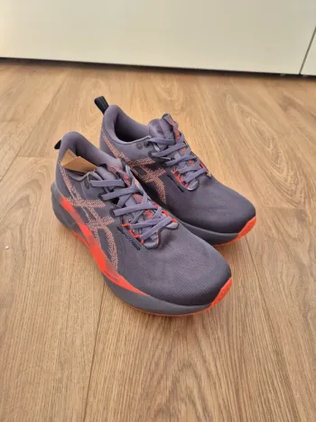 Gebrauchtes Asics Novablast 5 Running Shoes
