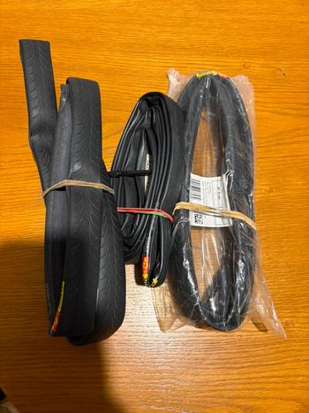 Použité Mavic Yksion Pro Tubulars Tyres & Tubes