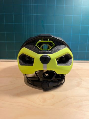 Used Van Rysel ROADR900 Helmet 2021 bike — image 4 of 9
