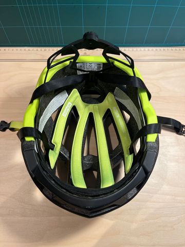 Used Van Rysel ROADR900 Helmet 2021 bike — image 5 of 9