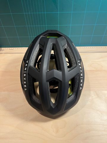 Used Van Rysel ROADR900 Helmet 2021 bike — image 3 of 9