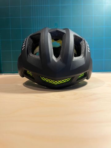 Used Van Rysel ROADR900 Helmet 2021 bike — image 2 of 9