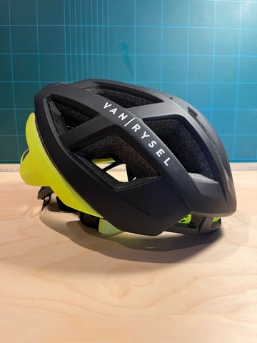 Used Van Rysel ROADR900 Helmet 2021 bike — image 8 of 9