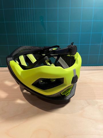 Used Van Rysel ROADR900 Helmet 2021 bike — image 6 of 9