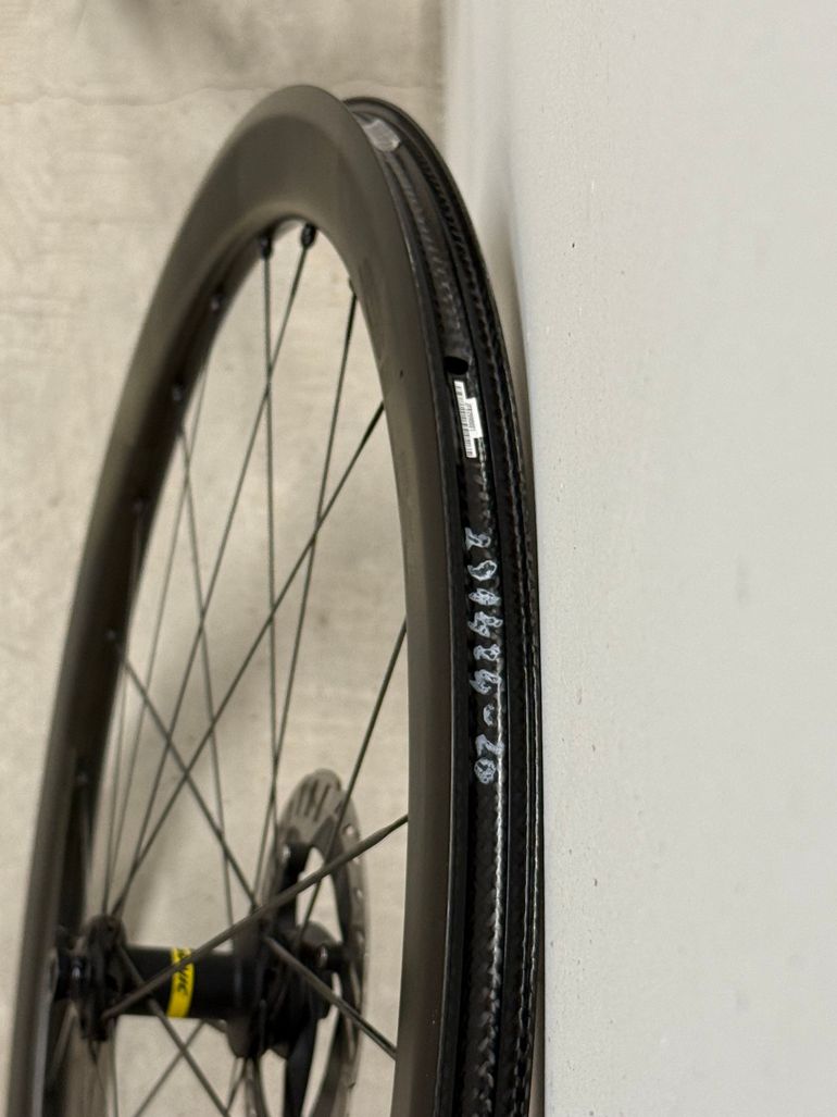 Brugt Mavic Cosmic SLR 45 Disc 2024 bike — billede 3 af 3
