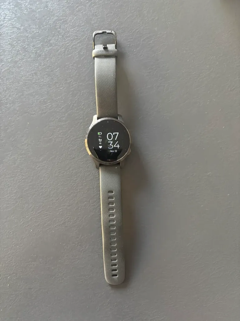 Used Garmin Venu 2 S bike — image 3 of 6