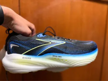 Used Brooks Glycerin 22 Running Shoes