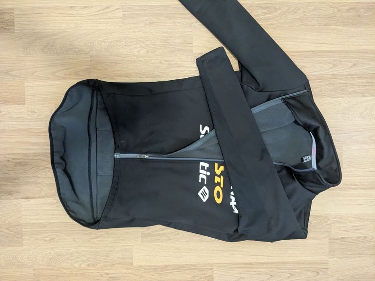 Tweedehands Santic Softshell Rain Jacket 2024 bike — afbeelding 3 van 6