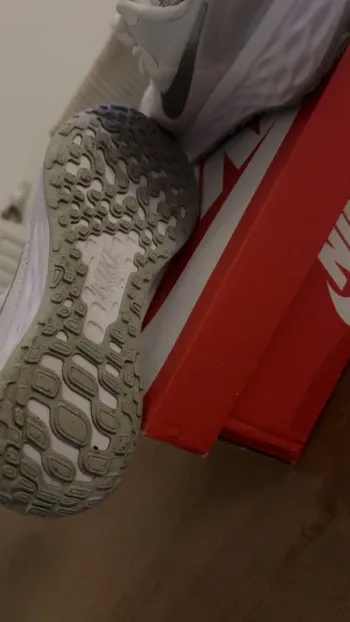 Nike Running Shoes bike d'occasion — image 4 sur 4