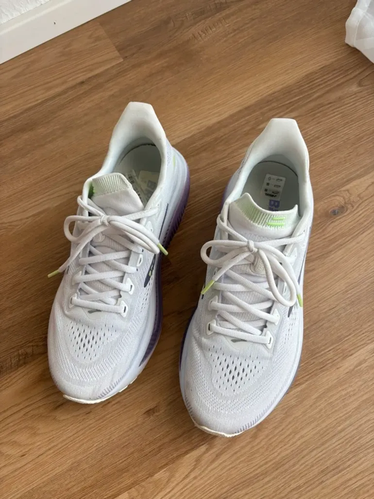 Used Brooks Ghost 18 bike — image 3 of 5