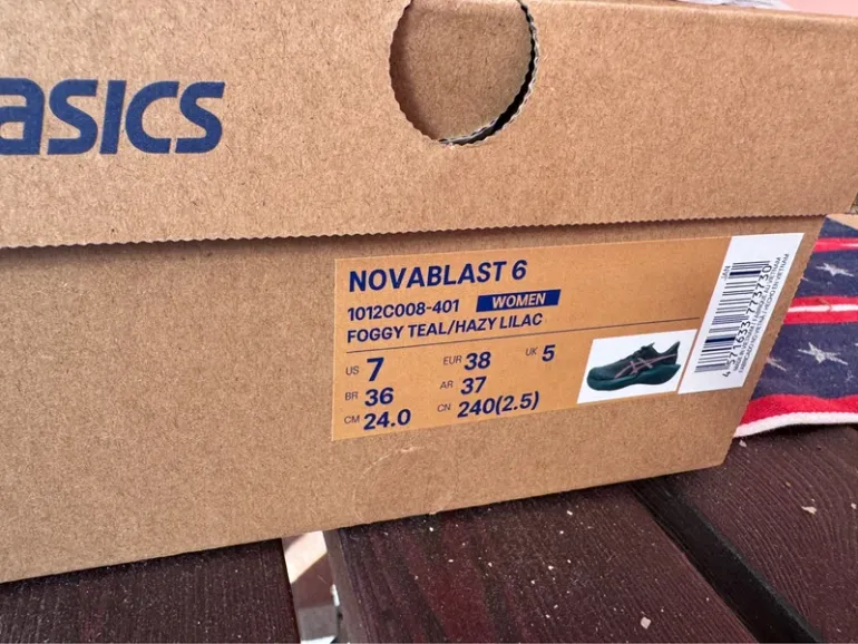 Asics Novablast 6 bike usato — immagine 6 di 6