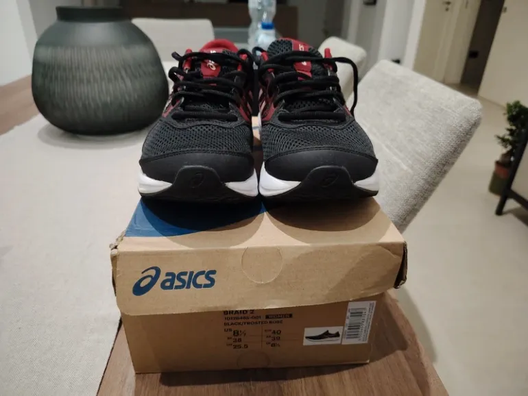 Used Asics Running Shoes bike — image 3 of 5