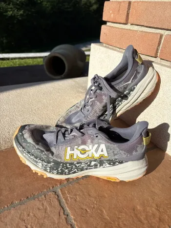 Hoka Speedgoat 6 Running Shoes usato
