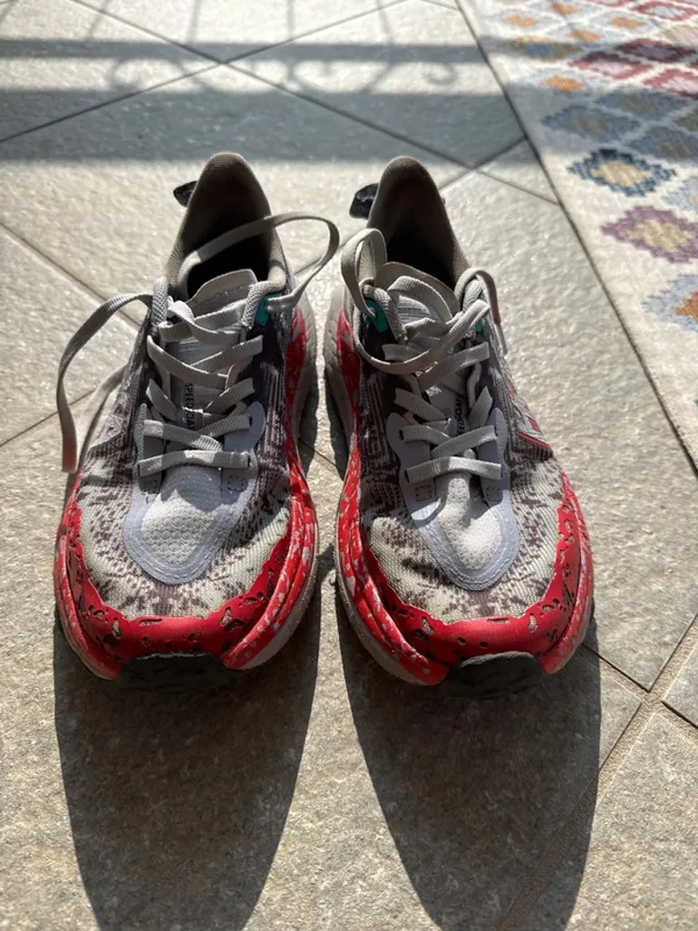 Käytetty Hoka Speedgoat 6 bike — kuva 2 / 6