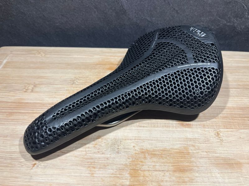 Used Fizik Tempo Aliante R3 Saddles & Seatposts