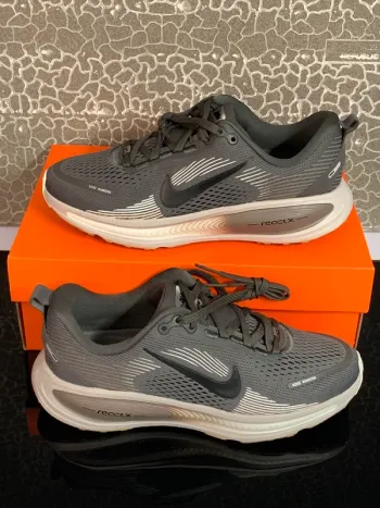 Nike Vomero 18 bike de segunda mano — imagen 5 de 15