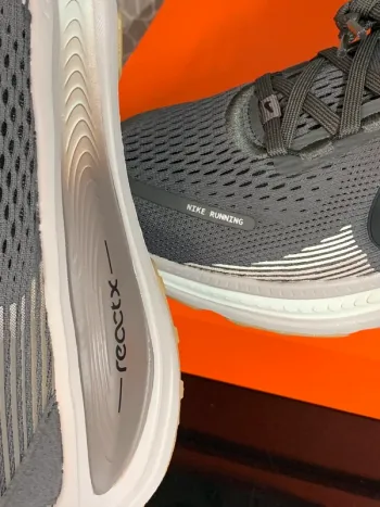 Nike Vomero 18 bike de segunda mano — imagen 10 de 15