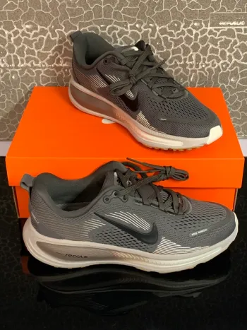 Nike Vomero 18 bike de segunda mano — imagen 2 de 15