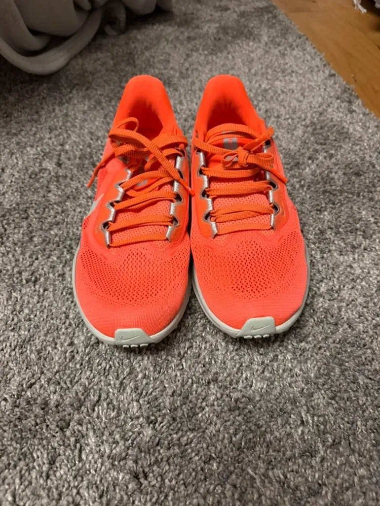Brugt Lange Nike Laufschuhe bike — billede 2 af 4