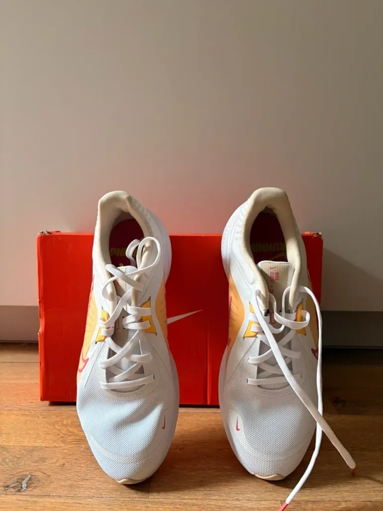 Orange Nike Running Shoes bike d'occasion — image 3 sur 5